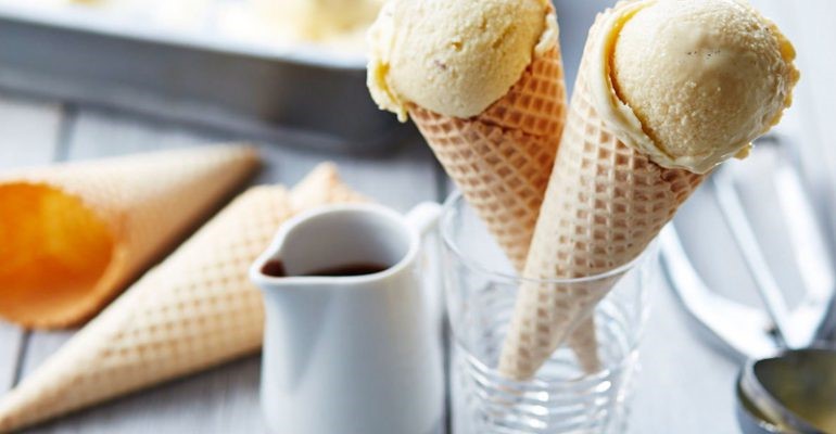 بستنی وانیلی