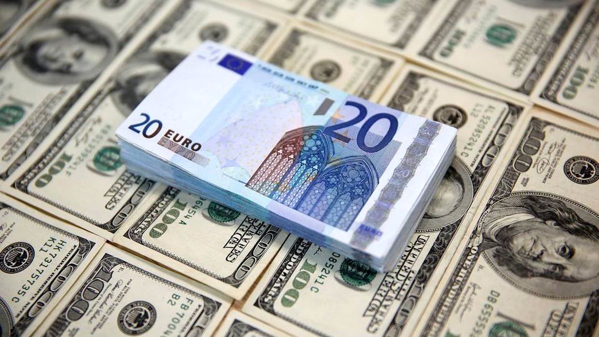 دلار یا یورو، زور کدام یک در ۲۰۲۳ میچربد؟