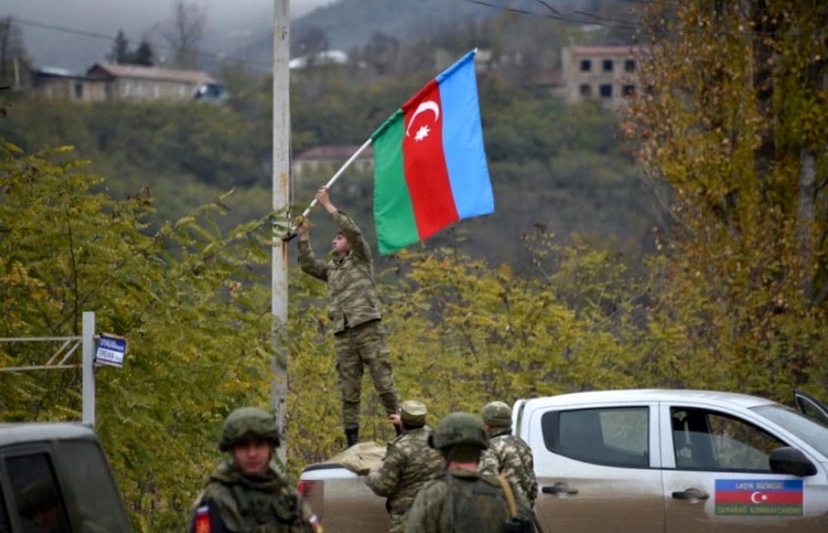 آتش جنگ اوکراین در قرهباغ/ ارمنستان و آذربایجان بر سر چه میجنگند؟